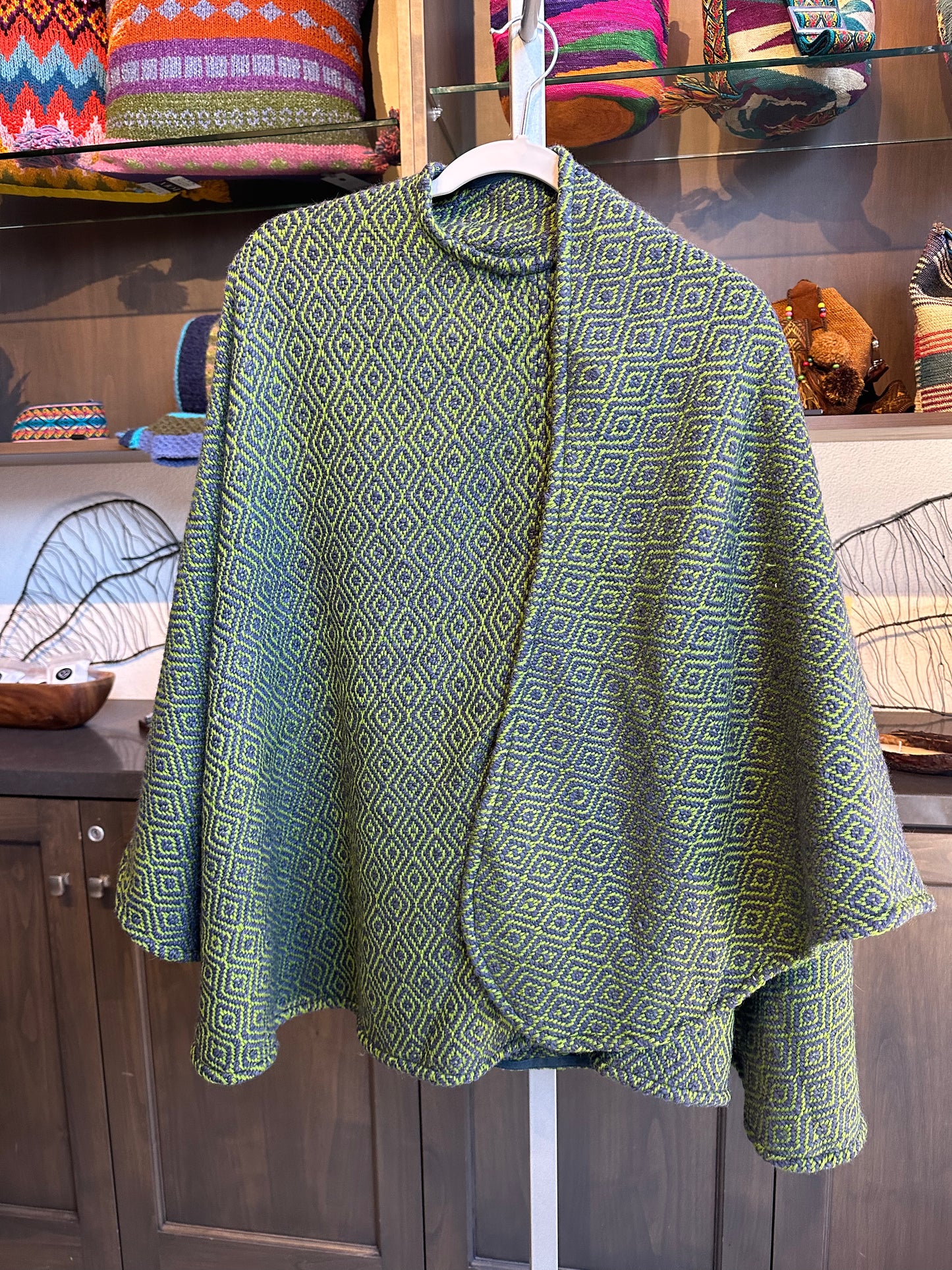 ALPACA WOOL CAPES HANDMADE IN LOOM