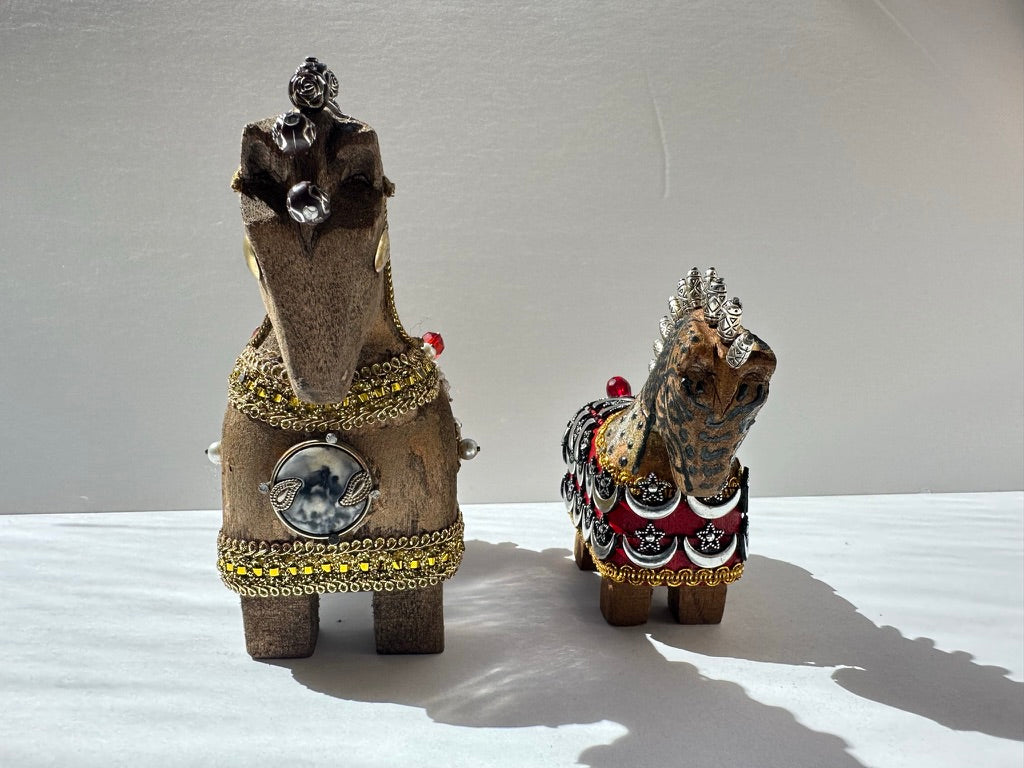 CARVED IN WOOD & HAND DECORATED SET OF HORSES, Caballitos