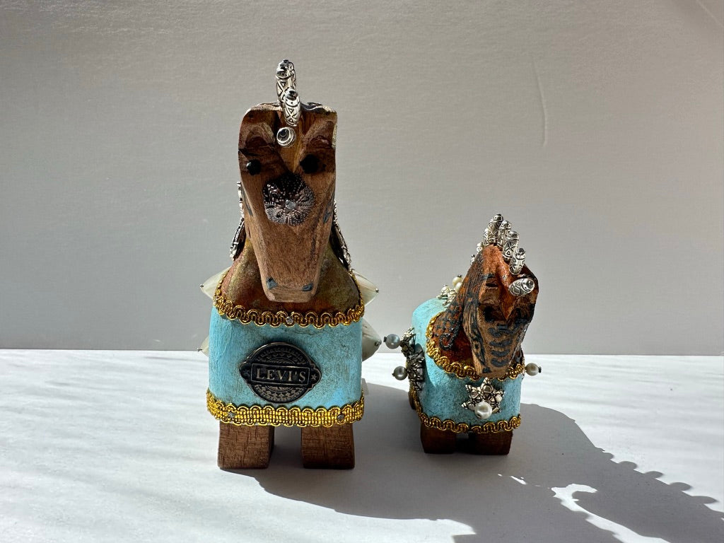 CARVED IN WOOD & HAND DECORATED SET OF HORSES, Caballitos