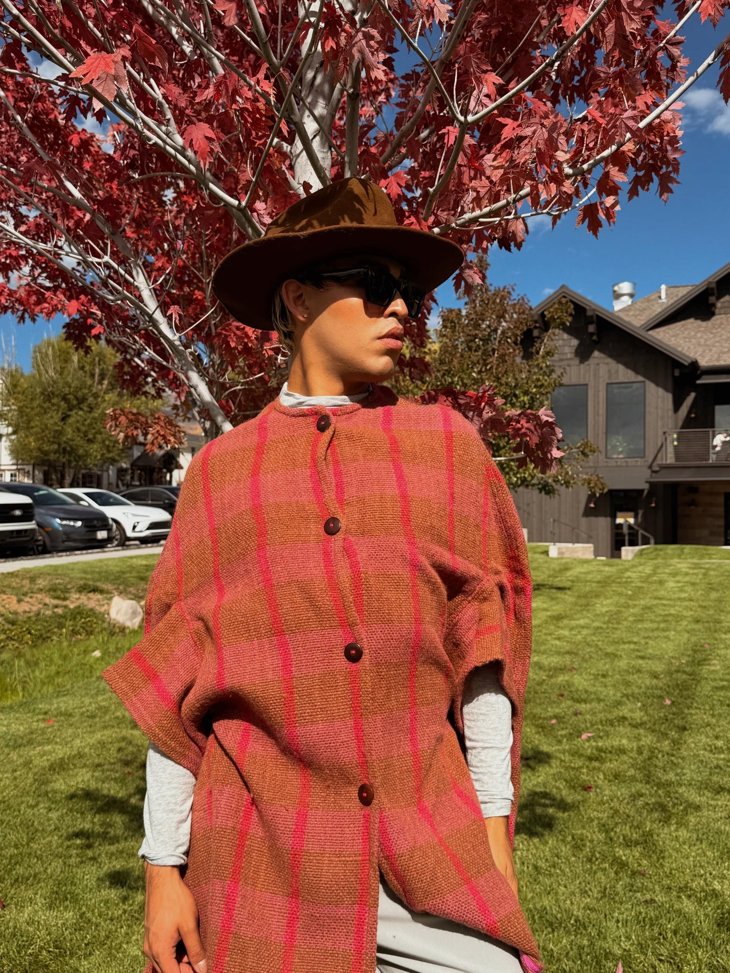 AMISTAD - Terracota Baby Alpaca Cape made in a Loom