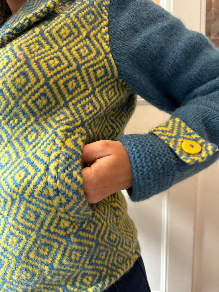 IMAGINACIÓN - Baby Alpaca Jacket Made in a Loom with Knitted Sleeves