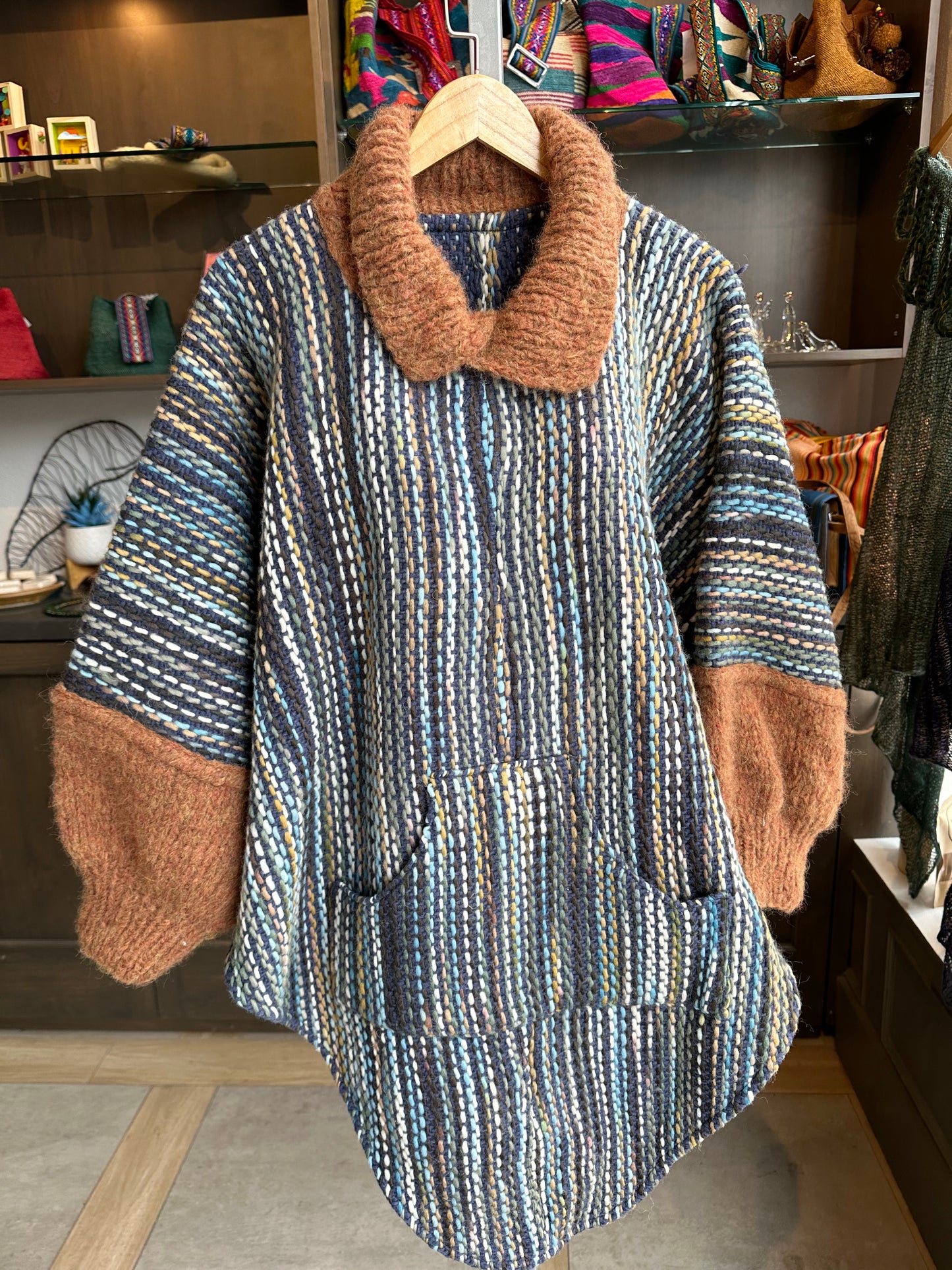 HIGH QUALITY ALPACA AND BABY ALPACA PONCHOS, Carmensí