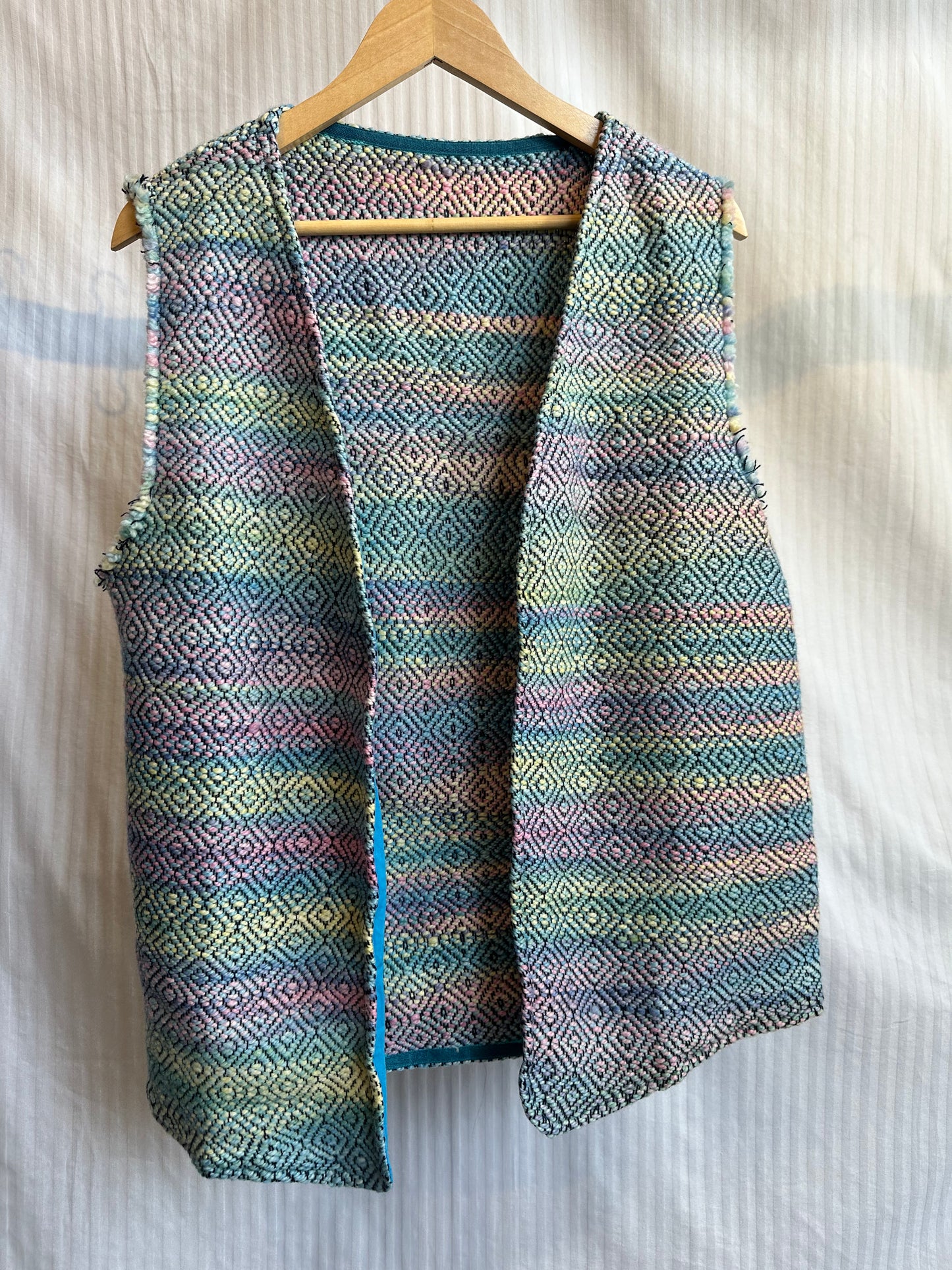 HORTENSIA - Alpaca Loom Weaved Colorful Vests